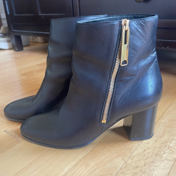 Burberry Black Leather Heeled Booties with Gold Detailing - Picture 3 of 6